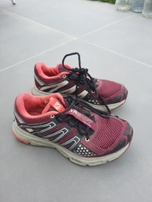 Salomon trainers size 3.5UK