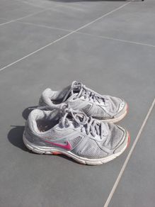 Nike girls size 3UK
