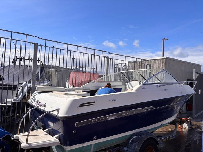 6 Seater Bowrider w Trailer