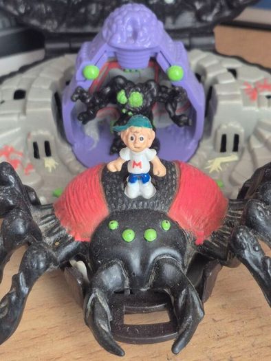 Mighty Max Arachnoid Playset + shrunken head
