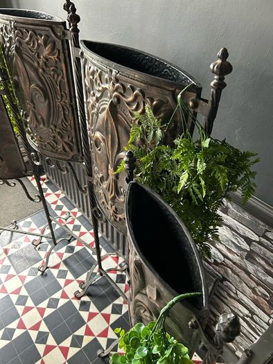 Fluer de lis verde planters