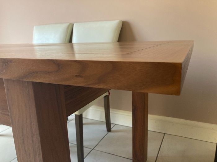 Dining table set