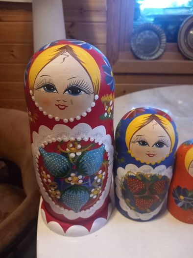 2 sets of Matroyska nesting Russian vintage handpainted dolls, v collectible, D18 post 8e