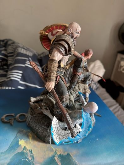 God of war statue