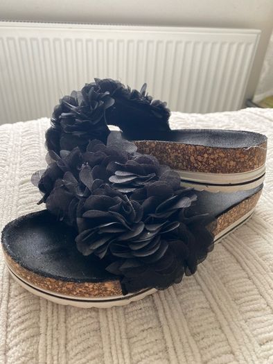 Perfect condition size UK 3