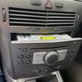 Opel Astra car radio Image 4