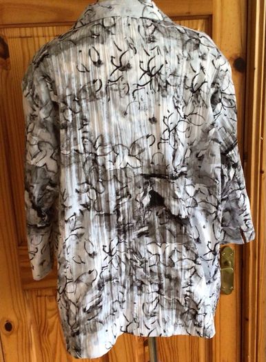 Ladies Gina.G lightweight blazer Eu 52 Uk 26 includes postage