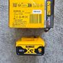 dewalt battery 12ah and 5ah Image 2