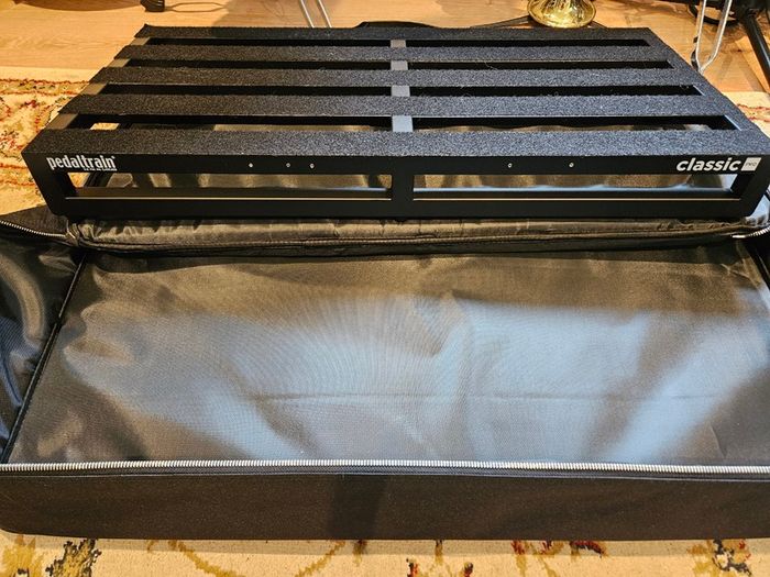 Pedaltrain Classic Pro Pedalboard with Padded Soft Case