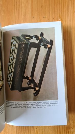 Tutankhamen. Penguin Book. VINTAGE FIRST EDITION 1965. Paperback In Good Condition.