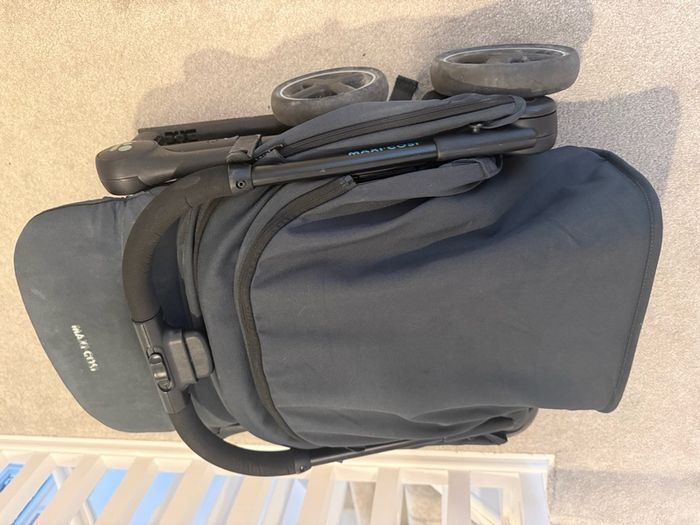 Maxi cosi Lara 2 travel buggy