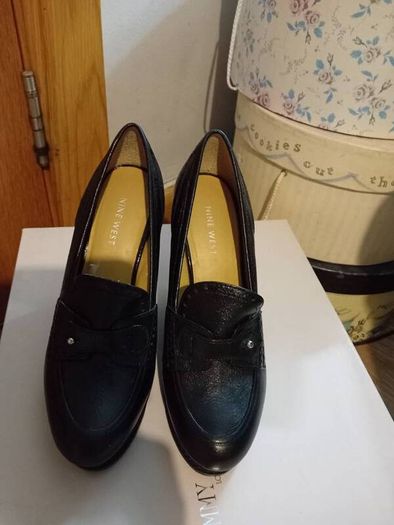 Ladies shoes