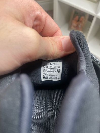 adidas Yeezy 700 V3 Alvah Black UK 9.5 / EU 44