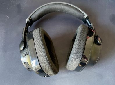 Logitech G533
