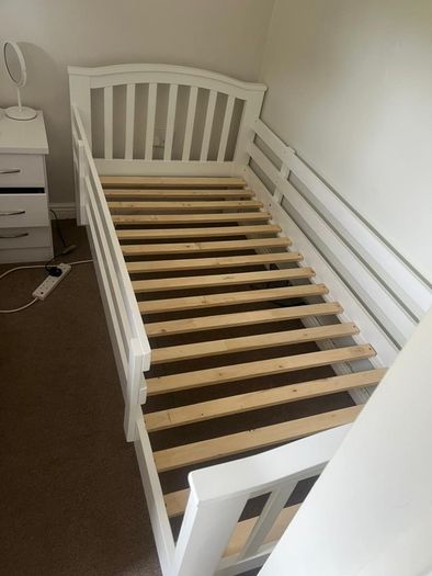Solid wood White Single Bed FRAME (mattress size 90x190cm)