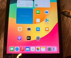 ipad 6th generation 32Gb WiFi and cellular