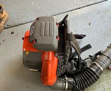Husqvarna 570BTS leaf blower