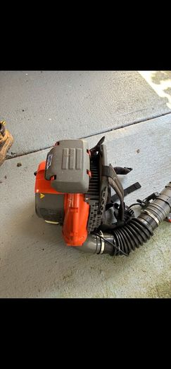 Husqvarna 570BTS leaf blower