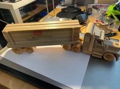 Model Articulated Truck