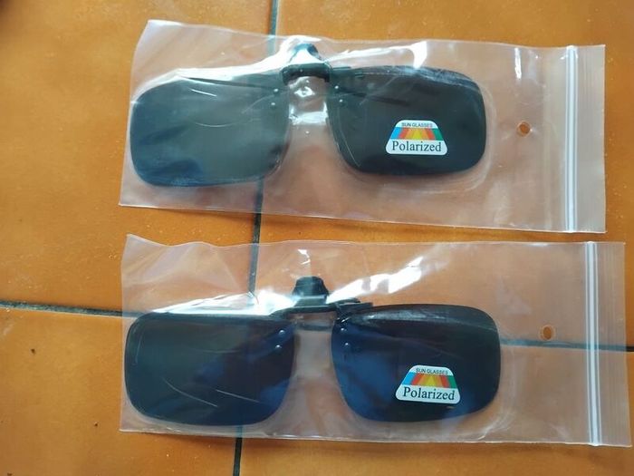 2 pairs of clipons for 10 euros