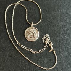Avon necklace