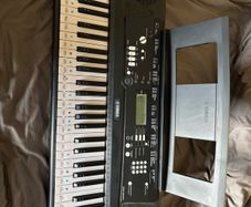 Yamaha EZ-220 keyboard for sale