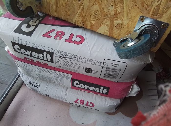 Cersit 2 in 1 white base coat and Silicone render