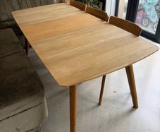 Caseys Furniture solid extendable dining table