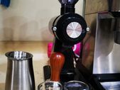 BRAND NEW 8 Settings Electric Coffee Bean Grinder for Espresso or American Drip coffee Durable Flat Burr Die-casting Housing