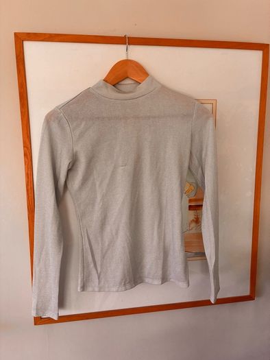 Reformation bailey turtle neck  silver