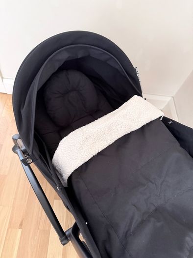 Babyzen Yoyo stroller & new born pack & rolling bag & bumper bar & colour pack