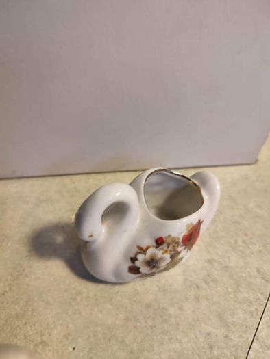 Set of Two Pretty Vintage Style Floral Decorative Bone China Swan Ornaments