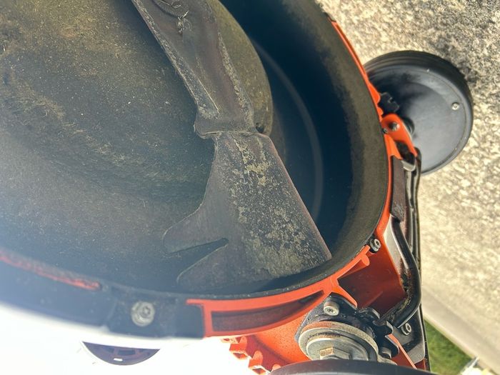 Stihl RM 756 YC self-propelled petrol lawnmower
