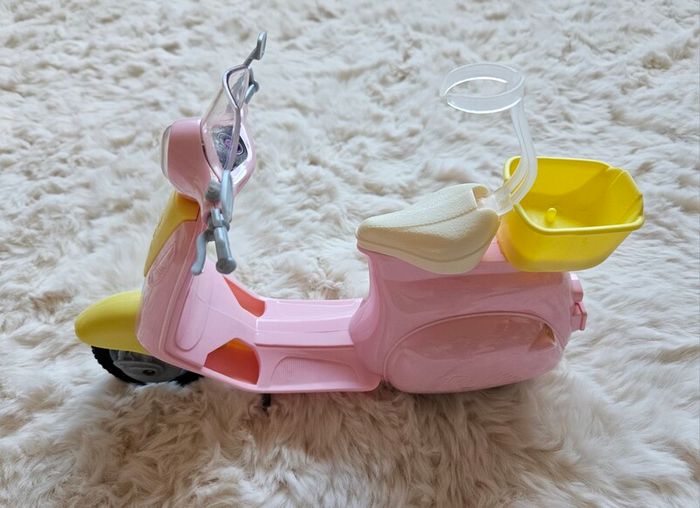 Barbie DVX56 Scooter