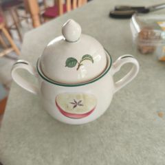 Noritake Apple Crisp Sugar Bowl with Cover