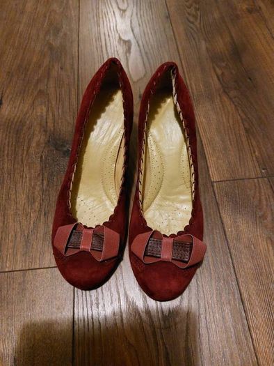 Burgundy- real suede shoes- uk7