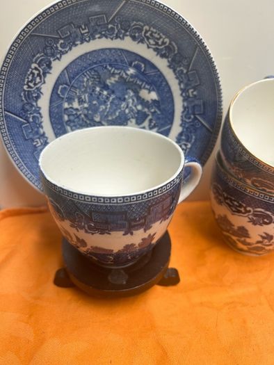 60s Arklow Pottery Willow Pattern cups and saucers x7
