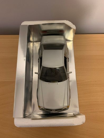 Mercedes 500 SL 32 Coupe 1/18 Revell Metal Model Car