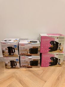 Bosch Kitchen Appliance Bundle 2 Kettles 2 Toasters and 2 Tassimo Coffee Machines