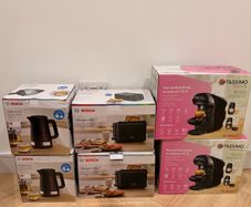 Bosch Kitchen Appliance Bundle 2 Kettles 2 Toasters and 2 Tassimo Coffee Machines