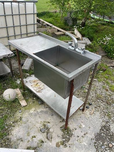 Stainless steel sink