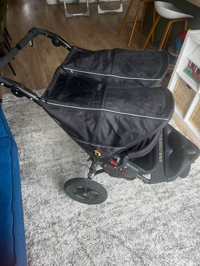 Double Buggy Out n About Nipper V4  (Excellent condition)