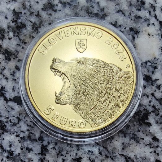 Slovakia 5 Euro Shiny Coin 2023 - Brown Bear - Fauna and flora in Slovakia