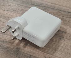 Apple Power Adapter