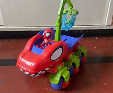 Spidey and his Amazing Friends Dino Webs Crawler set