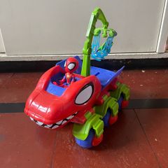 Spidey and his Amazing Friends Dino Webs Crawler set