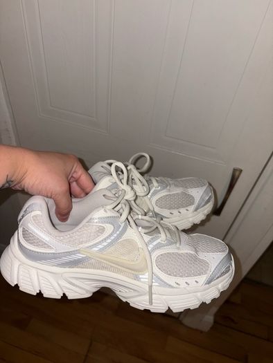 Ladies Nike V5 trainers