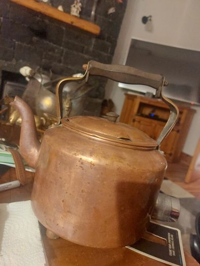 Copper Kettle vintage with brass handle