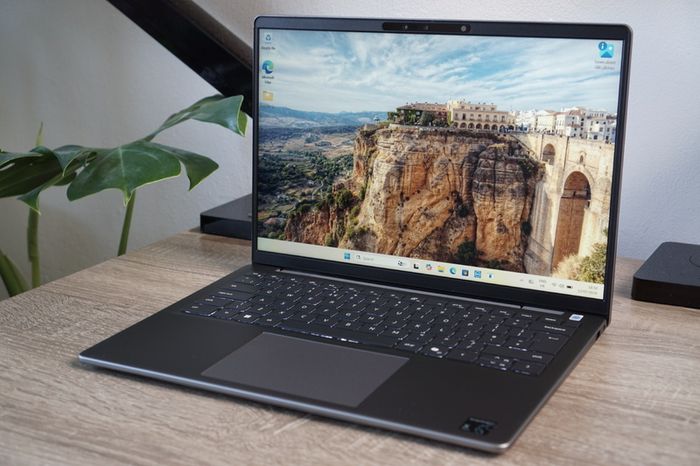 Dell Inspiron 14 Copilot+ PC | Snapdragon X Plus | 16GB RAM | 512GB