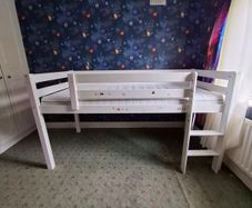 Children's bed